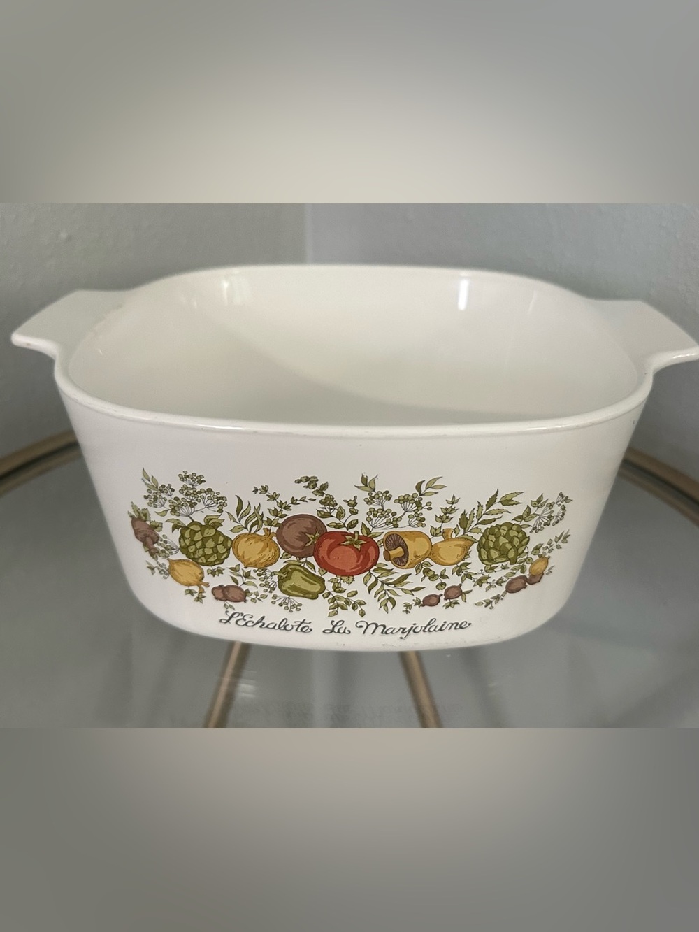 CorningWare Spice of Life
'''Echalote La Marjolaine" A-3-B 3-
Qt Casserole Dish